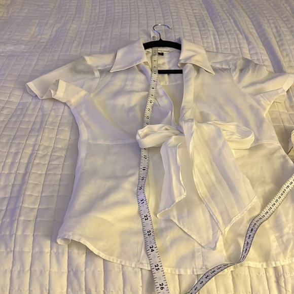 Diane vonFurstenberg Size 6 white cotton short, sleeved blouse - Picture 5 of 7